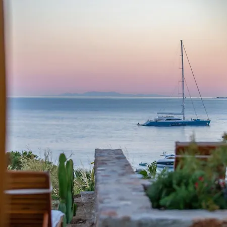 Only Yours , Mykonos 프라가